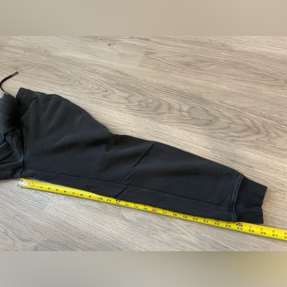 Lululemon Warm Down Jogger II Black (First Release). Size 4 - Picture 11 of 11